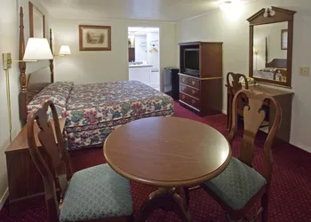 Americas Best Value Inn Lansing hotel thumbnail 5
