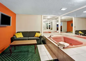 Knights Inn Sterling Heights hotel thumbnail 7