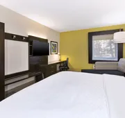 Holiday Inn Express Detroit-Warren by IHG hotel detail image 5