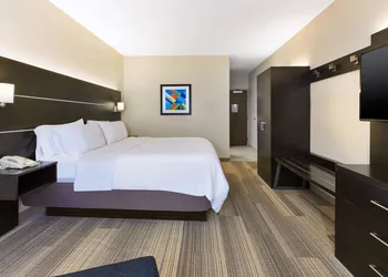 Holiday Inn Express Detroit-Warren by IHG hotel thumbnail 6