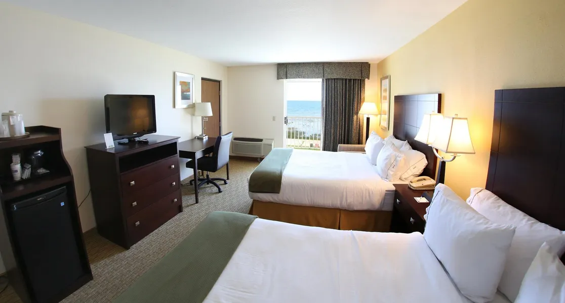 Holiday Inn Express St. Ignace-Lake Front by IHG hotel detail image 2