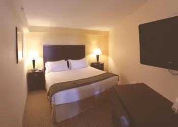 Holiday Inn Express St. Ignace-Lake Front by IHG hotel thumbnail 3