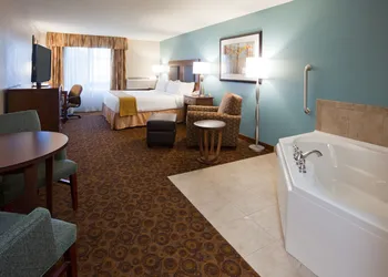 Holiday Inn Express Hotel & Suites St. Cloud by IHG hotel thumbnail 3