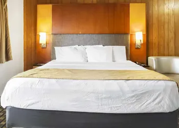 Americas Best Value Inn Hinckley hotel thumbnail 8