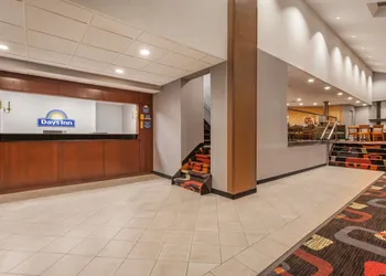 Days Inn by Wyndham Woodbury Long Island hotel thumbnail 2