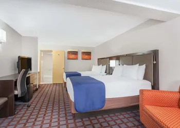 Days Inn by Wyndham Woodbury Long Island hotel thumbnail 7