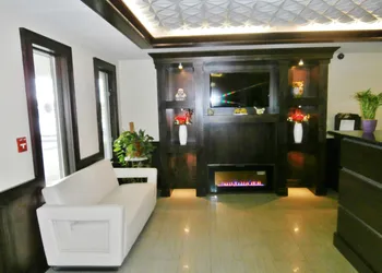 Home Suites hotel thumbnail 2