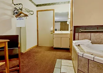 Home Suites hotel thumbnail 5