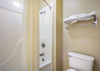 Econo Lodge Inn & Suites Horn Lake - Southhaven hotel thumbnail 5