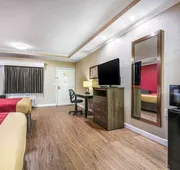 Econo Lodge Inn & Suites Horn Lake - Southhaven hotel detail image 7