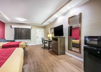 Econo Lodge Inn & Suites Horn Lake - Southhaven hotel thumbnail 7