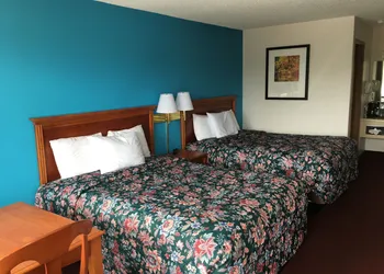Twelve Oaks Inn hotel thumbnail 5