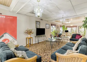 OYO Hotel Grenada West hotel thumbnail 5
