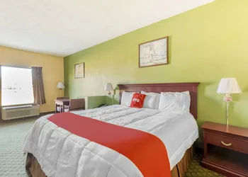 OYO Hotel Grenada West hotel thumbnail 7