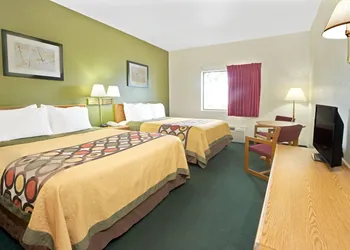 Super 8 by Wyndham Bonne Terre hotel thumbnail 7