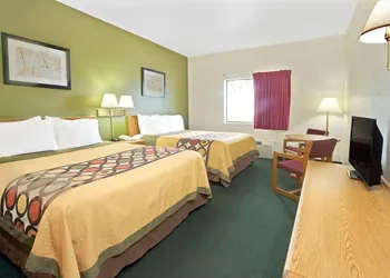 Super 8 by Wyndham Bonne Terre hotel thumbnail 7