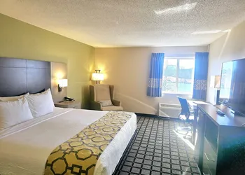 Baymont by Wyndham Rolla hotel thumbnail 8