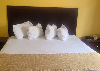 Travelodge by Wyndham Airport Platte City hotel thumbnail 3