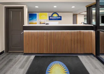 Days Inn by Wyndham Kansas City Northeast hotel thumbnail 3