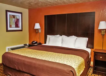 Days Inn by Wyndham Joplin hotel thumbnail 5