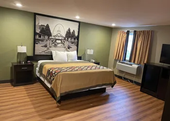Super 8 by Wyndham Joplin hotel thumbnail 4