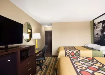 Super 8 by Wyndham Joplin hotel thumbnail 7