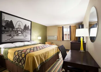 Super 8 by Wyndham Joplin hotel thumbnail 8