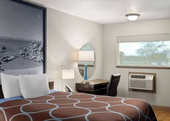 Super 8 by Wyndham Fallon hotel thumbnail 4