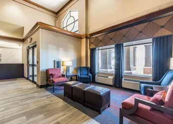 Comfort Suites St Charles - St Louis hotel thumbnail 4