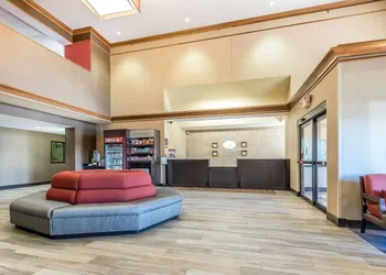 Comfort Suites St Charles - St Louis hotel thumbnail 5