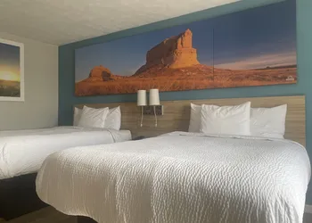 Days Inn by Wyndham Warrensburg hotel thumbnail 3