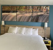 Days Inn by Wyndham Warrensburg hotel detail image 4