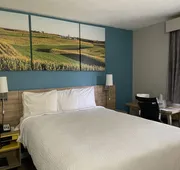 Days Inn by Wyndham Warrensburg hotel detail image 7