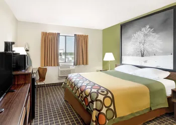 Super 8 by Wyndham Norfolk hotel thumbnail 7