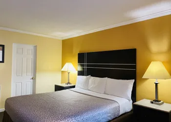 AC Lodge by Beach and Boardwalk hotel thumbnail 5