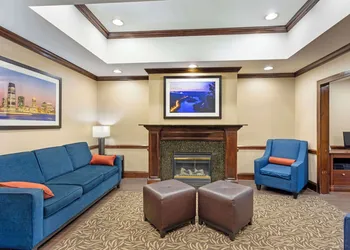 Comfort Inn & Suites Carneys Point - Pennsville hotel thumbnail 5