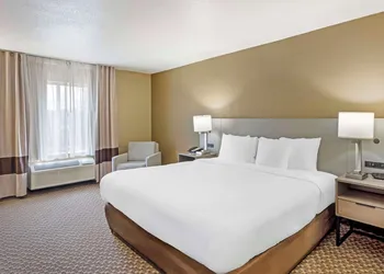 Comfort Inn & Suites Carneys Point - Pennsville hotel thumbnail 6