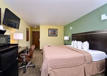 Quality Inn & Suites Elko hotel thumbnail 2