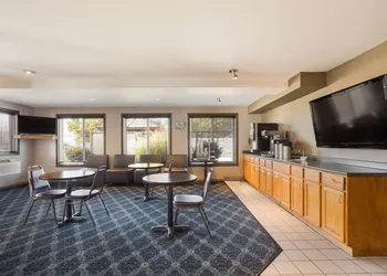 Americas Best Value Inn Sparks hotel thumbnail 3