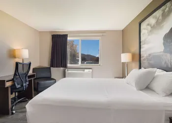 Americas Best Value Inn Sparks hotel thumbnail 7