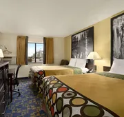 Super 8 by Wyndham Carlsbad hotel detail image 4