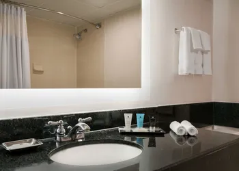 Crowne Plaza Englewood by IHG hotel thumbnail 3