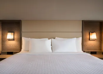 Crowne Plaza Englewood by IHG hotel thumbnail 4
