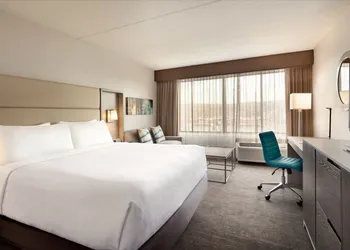 Crowne Plaza Englewood by IHG hotel thumbnail 6