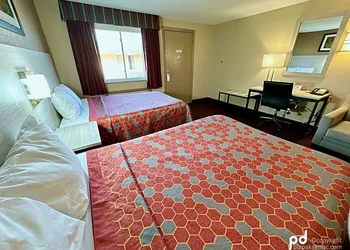 Travel Inn & Suites hotel thumbnail 7