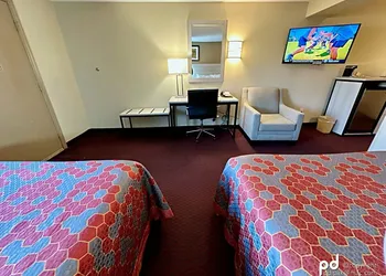 Travel Inn & Suites hotel thumbnail 8