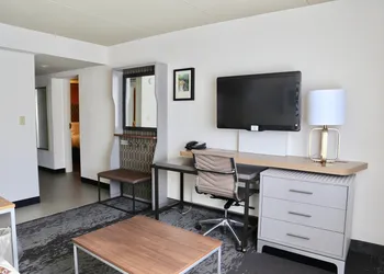 Holiday Inn Salem - I-93 at Exit 2 by IHG hotel thumbnail 4