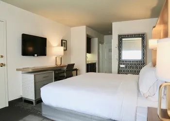 Holiday Inn Salem - I-93 at Exit 2 by IHG hotel thumbnail 6