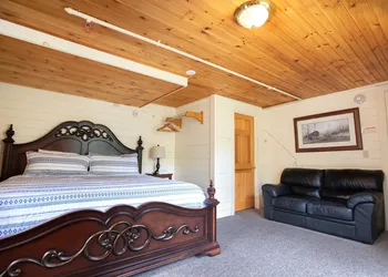 Cranmore Mountain Lodge Bed & Breakfast hotel thumbnail 7