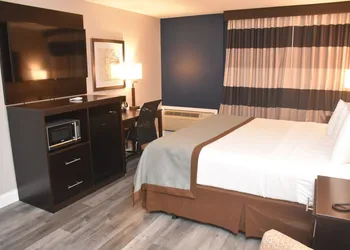 Ramada by Wyndham Vineland Millville Area hotel thumbnail 4